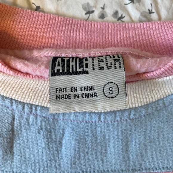 Athletech Sweater with Colourblock and Flower Embroidery - Picture 3 of 4